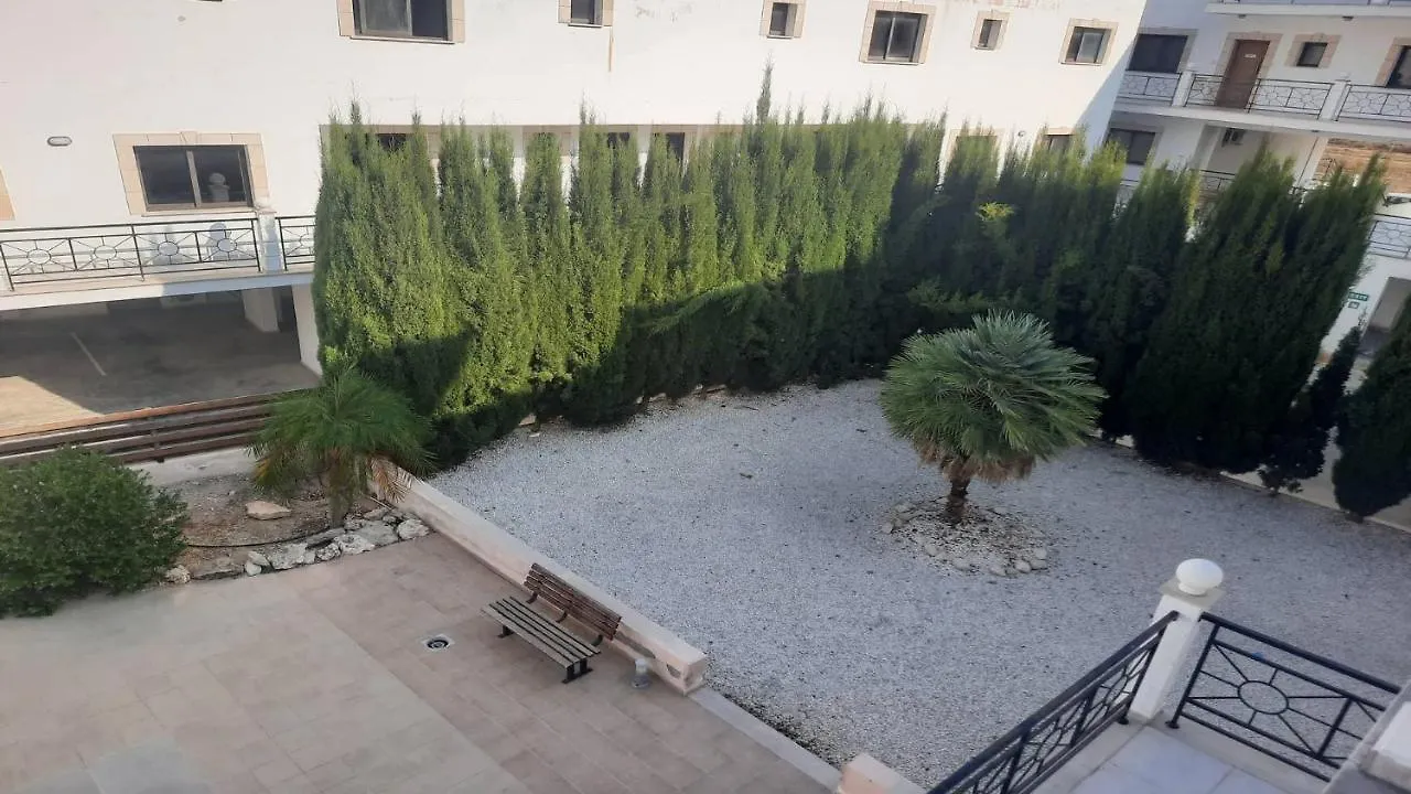 Paramount Gardens Resorts C202 Larnaca 0*,  Kypr
